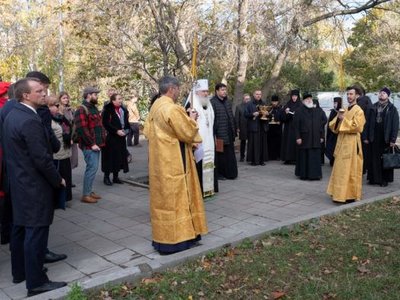 Освящение памятного знака на месте строительства ЭВМЦ ГИМ