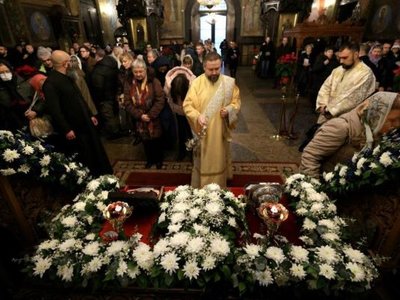 В Болгарию прибыли святыни из Греции