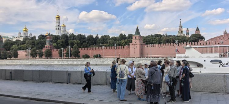 1 сентября состоялась экскурсия «От Константинополя до Соловков… вокруг болота. Храмы Болотной площади» для участников проекта «Московское долголетие»