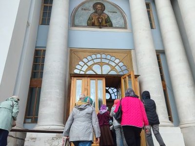 15 сентября состоялась экскурсия «Диалог в камне: четыре храма-четыре пути к единству» для участников программы "Московское Долголетие"