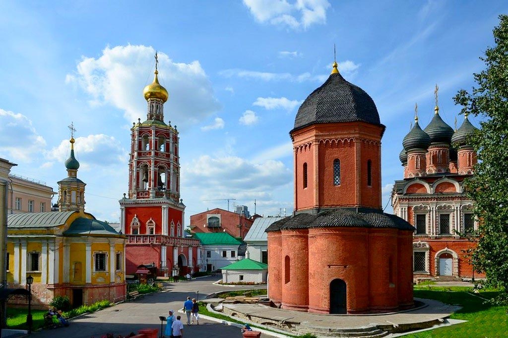 Высоко-Петровский монастырь - уникальный историко-культурный комплекс и архитектурный ансамбль в центре Москвы. Монастырь был основан в 1315 году святителем Петром - митрополитом Киевским, Владимирским и всея Руси. В том же году митрополит перенес свою...